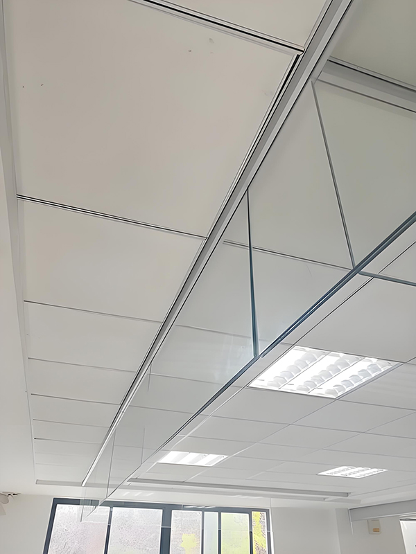 库尔勒玻璃库尔勒挡烟垂壁