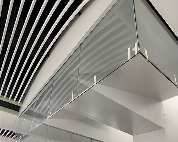 库尔勒玻璃库尔勒挡烟垂壁 库尔勒玻璃库尔勒挡烟垂壁