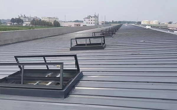 某中学室内体育馆库尔勒排烟窗改造项目