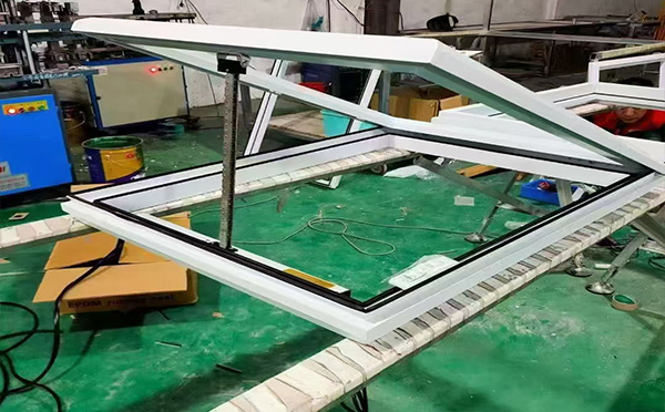 某地下车库出入口库尔勒排烟窗配置工程